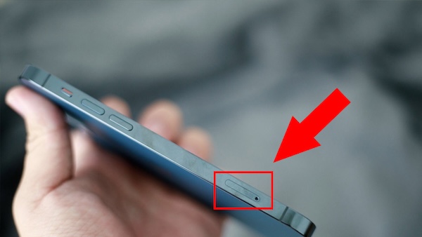 Tháo lắp lại thẻ SIM