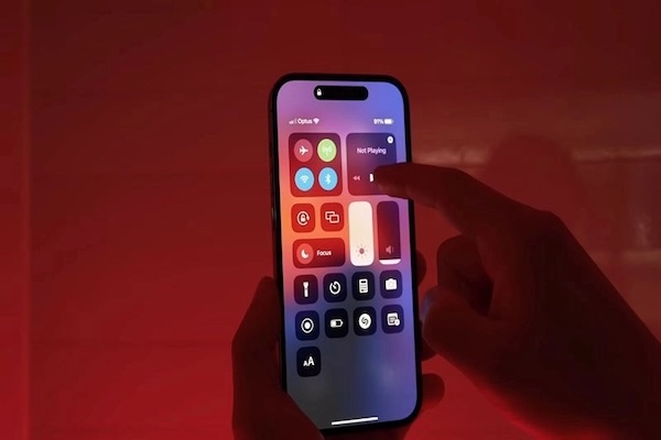 Màn Hình Nhấp Nháy hoặc Không Phản Hồi - Lỗi trên iPhone 15