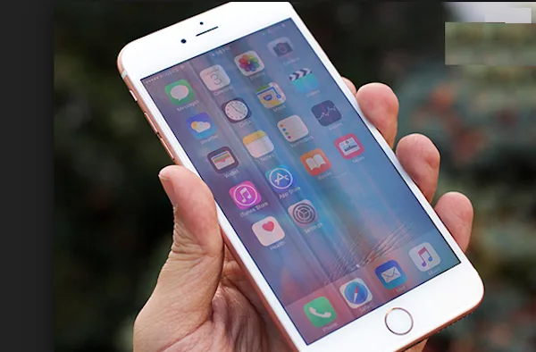 màn hình iPhone bị sọc đời cũ