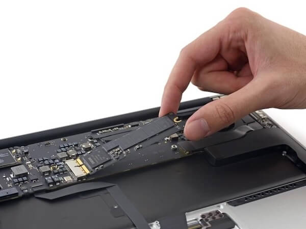 Khả năng tùy chỉnh và nâng cấp hạn chế macbook