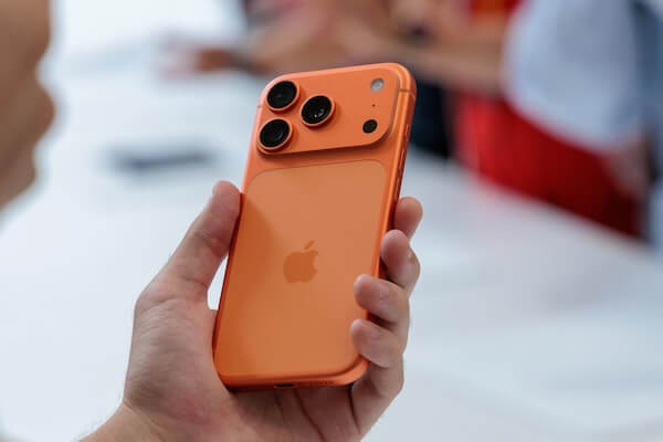 iPhone 17 Pro Max Màu Cam Vũ Trụ - Điểm nhấn táo bạo