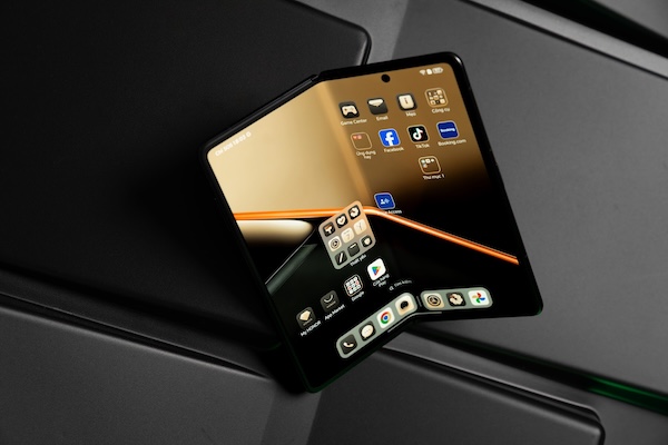 Đột phá trong vật liệu chế tạo (Hợp kim magie, sợi carbon) smartphone