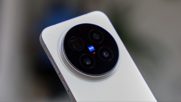 Ngôn ngữ thiết kế của Vivo X300 Ultra sẽ tiếp tục kế thừa sự sang trọng, tinh tế đặc trưng của dòng X-series.