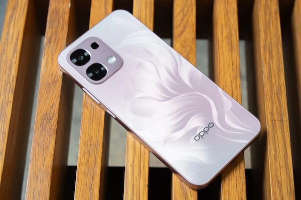 Oppo A6 Pro 5G thiết kế. Máy được trang bị tấm nền AMOLED cao cấp