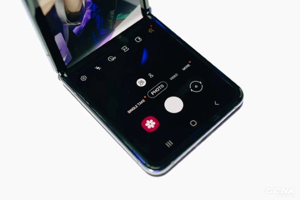 Camera 108MP Lần đầu tiên trên một thiết bị gập siêu mỏng z flip 8