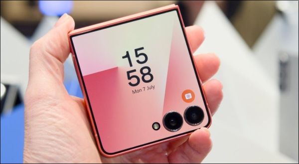 Nếu Z Flip 7 có độ dày khá đáng kể là 13.7 mm khi gập lại, thì Thiết kế Galaxy Z Flip 8 siêu mỏng dự kiến sẽ đạt mức chỉ còn khoảng 9.5 mm.