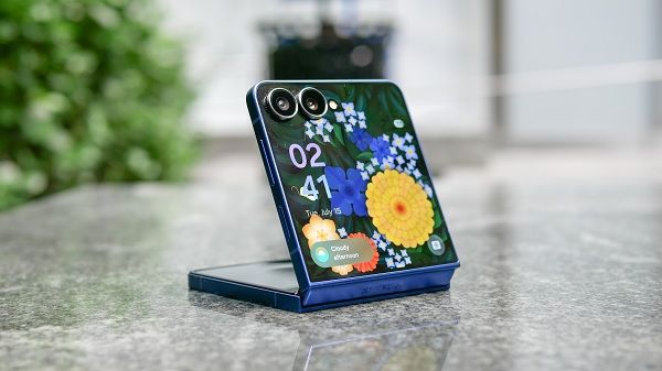 Thiết kế Galaxy Z Flip 8 siêu mỏng với mục tiêu đạt 9.5 mm khi gập lại là một bằng chứng rõ ràng cho thấy Samsung đã sẵn sàng cho một kỷ nguyên mới của điện thoại gập.