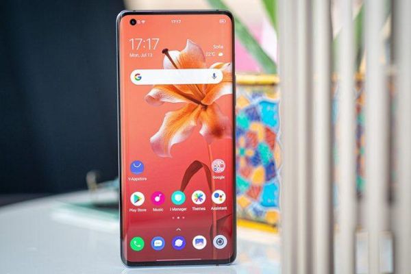 Vivo X50 Pro cũng không quên đầu tư vào camera trước, trang bị cảm biến 32MP chất lượng cao