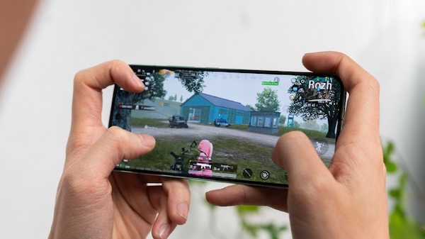Kiem-tra-nhiet-do-va-he-thong-tan-nhiet-sau-30-phut-combat-lien-tuc-Xiaomi-17T