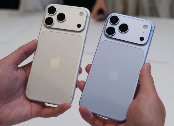 iPhone 18 Pro Max Đỏ Burgundy vs Màu Băng Thanh : Trắng (Tone Sáng)