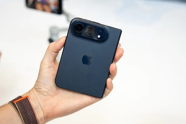 iPhone Duo Trời Đêm (Night Sky)- Sắc xanh đen cuốn hút, huyền bí