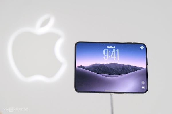 iPhone Duo hệ điều hành